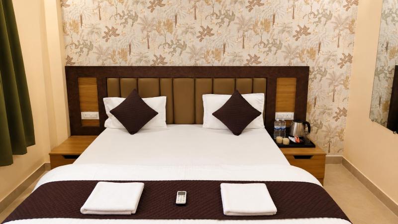Hari Niwaas Guest House By VM Stays near Ghat and temple - image 16
