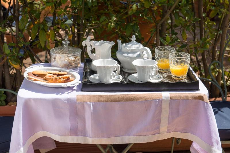 Deluxe Double or Twin Room with Terrace image 3