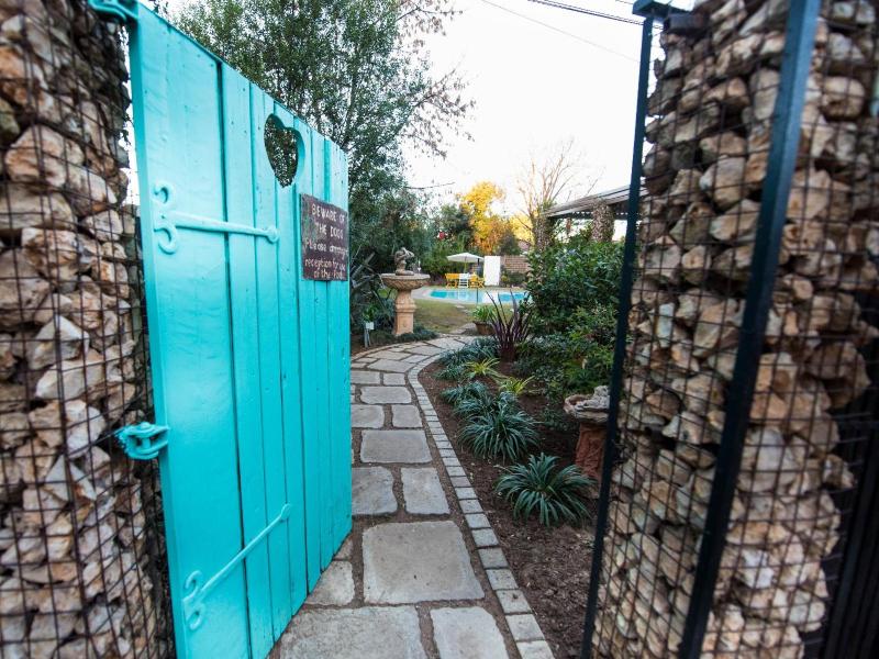Cottonwood Guesthouse Bloemfontein - image 11
