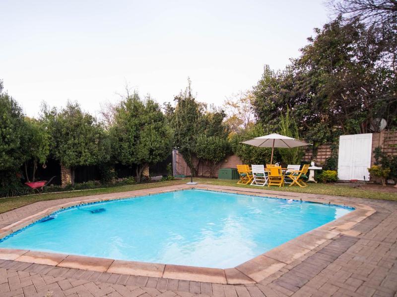 Cottonwood Guesthouse Bloemfontein - image 12
