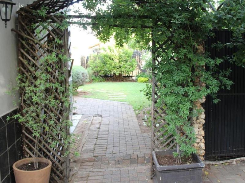 Cottonwood Guesthouse Bloemfontein - image 7