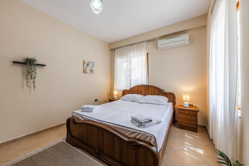 Green Waves Retreat 1BR Apartment by PikHost - image 16