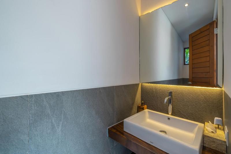 The Jendela House - Luxury 5BR Canggu Villa with Sauna Jacuzzi and Rooftop - image 35