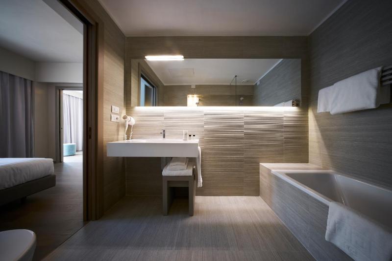 Junior Suite image 3