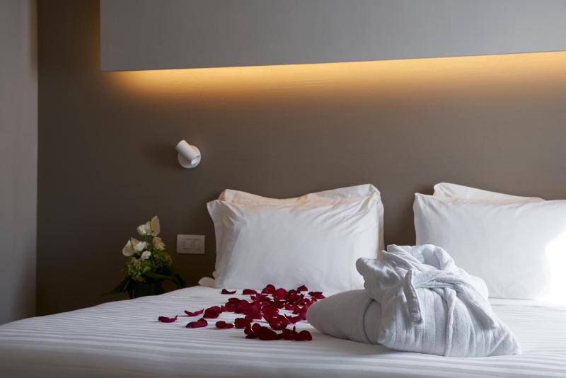 Superior Double or Twin Room image 4