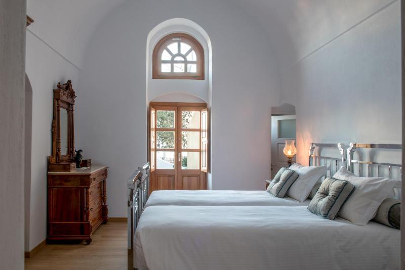 Casasantantonio 18th Century Luxury Mansion - image 13