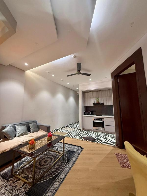 Premium 2BHK Studio Couple Friendly - image 11
