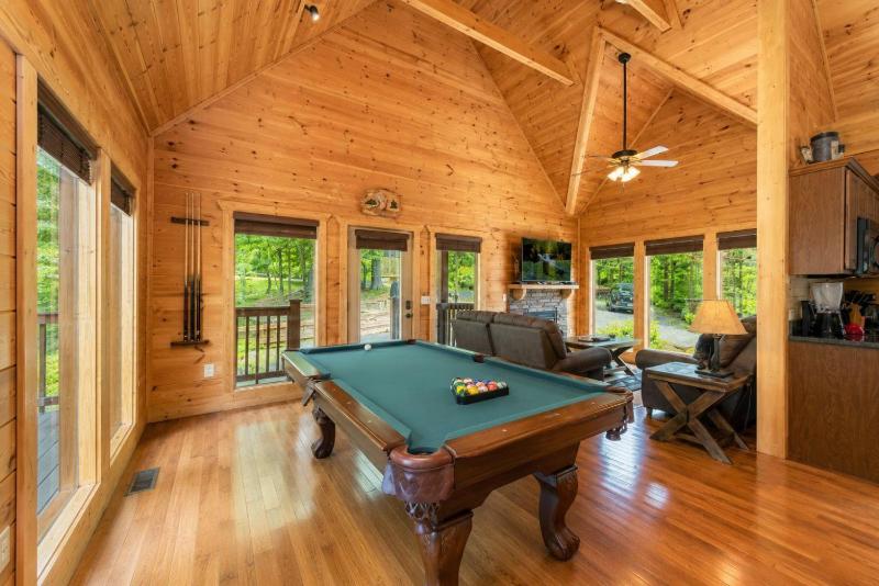 A Suite Mountain Retreat free tickets no catch! - image 36
