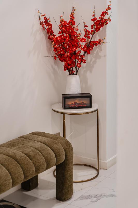 The Metropole Luxury Apartment Collection -Galleria - Opera - The Crest - image 2