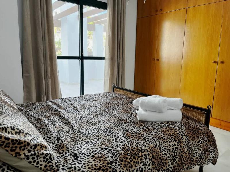 2 Bed Apartment Huge Terrace & Pool - image 10