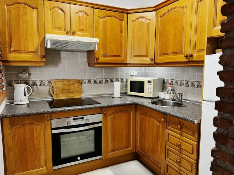 2 Bed Apartment Huge Terrace & Pool - image 9