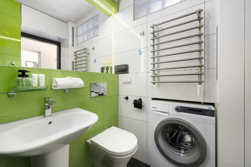 Kameralne Studio na Starym Mieście by Noclegi Renters - image 7