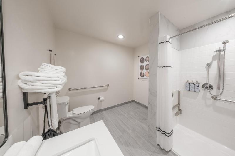 Kins Hotel - image 10