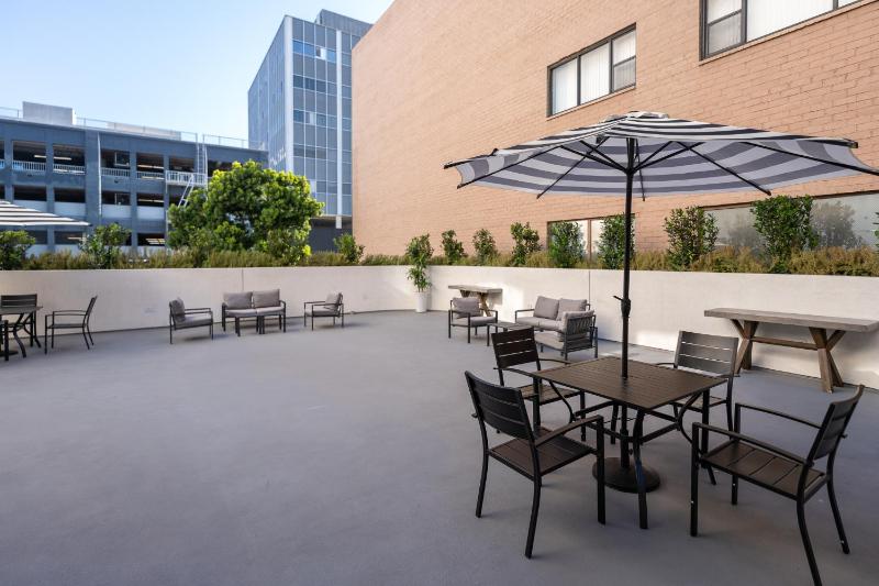 Kins Hotel - image 7
