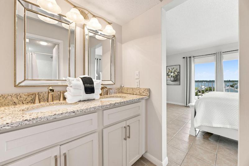 Seacrest 601 - image 33