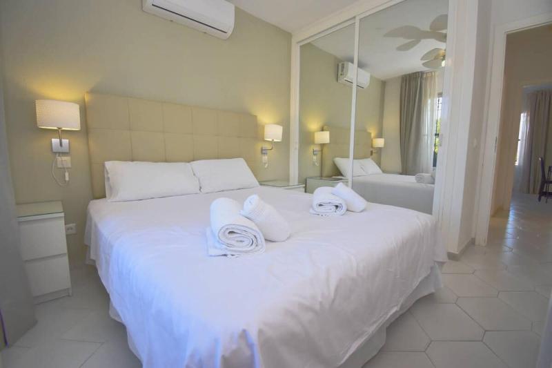 Ground Floor Apt with Pool & Garden Access - image 12