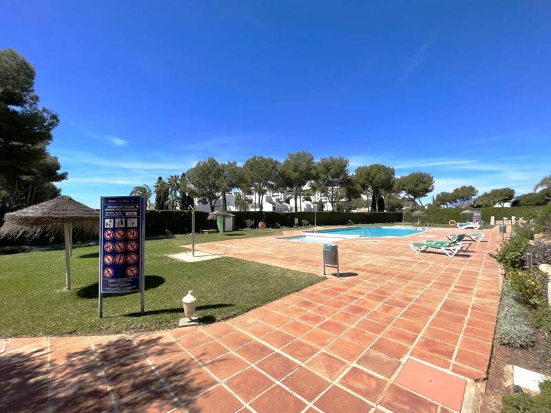 Ground Floor Apt with Pool & Garden Access - image 8