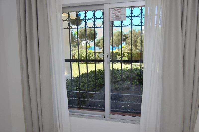 Ground Floor Apt with Pool & Garden Access - image 11
