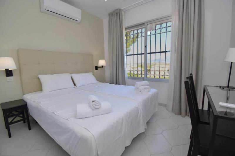 Ground Floor Apt with Pool & Garden Access - image 41