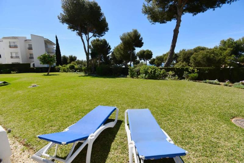 Ground Floor Apt with Pool & Garden Access - image 10
