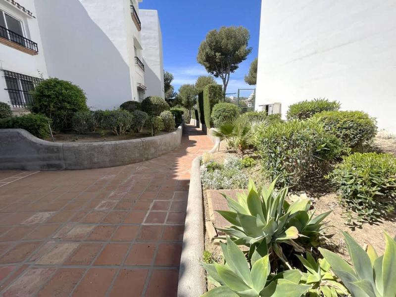 Ground Floor Apt with Pool & Garden Access - image 40