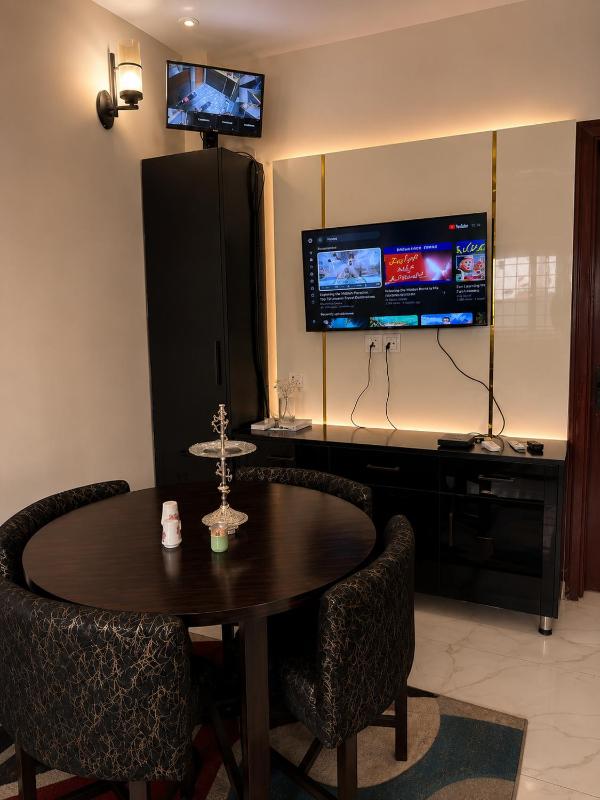 DHA Phase 9 Luxury 3BR 4 ACs Home Office Family Stay - image 12