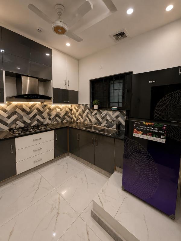 DHA Phase 9 Luxury 3BR 4 ACs Home Office Family Stay - image 7