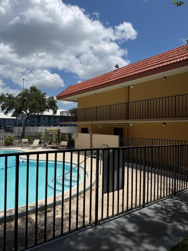 Economy Inn Jax-OP - image 17