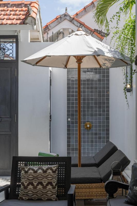 Villa Elysa - Romantic 1BR Retreat 2 Min to Berawa Beach - image 25