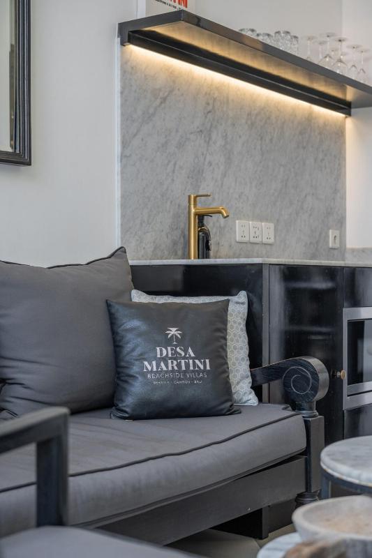 Villa Elysa - Romantic 1BR Retreat 2 Min to Berawa Beach - image 7