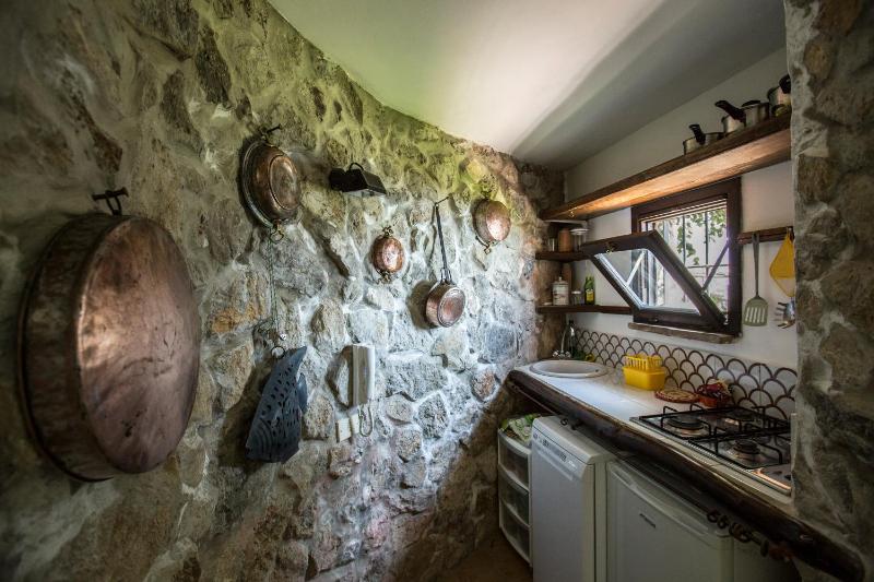 Cottage with Sea View and Jacuzzi image 4