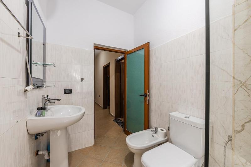 Green Waves Retreat 1BR Apartment by PikHost - image 15