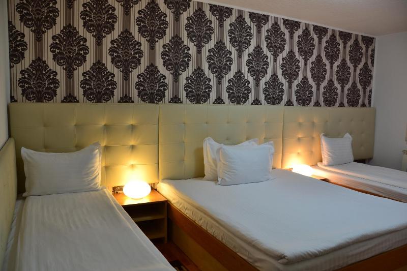 Quadruple Room image 1