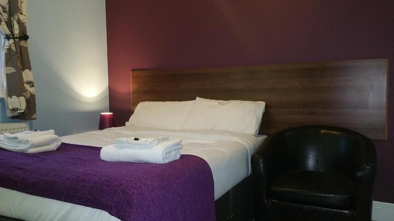 Double Room with Private Bathroom image 2