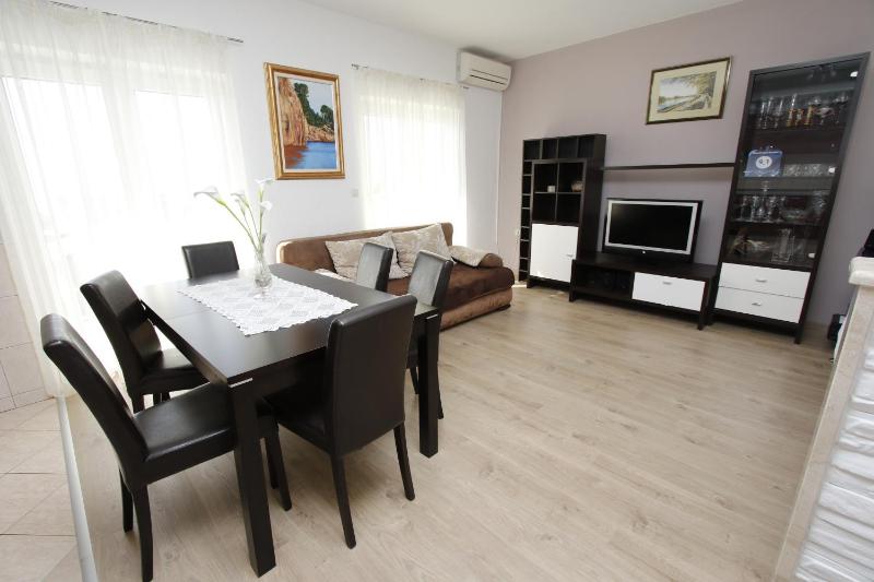 Apartments Dundić - image 13