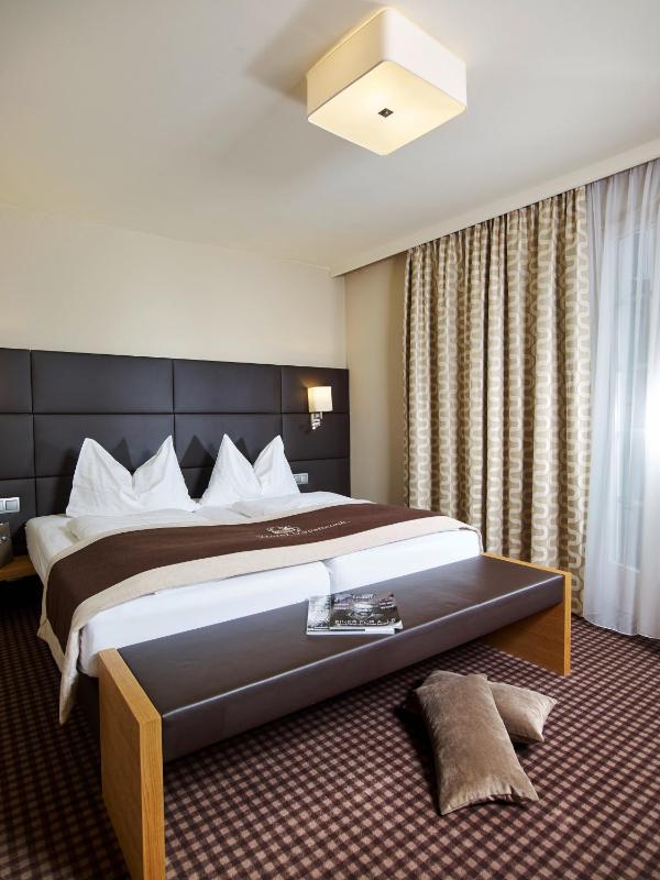 Small Double Room image 1