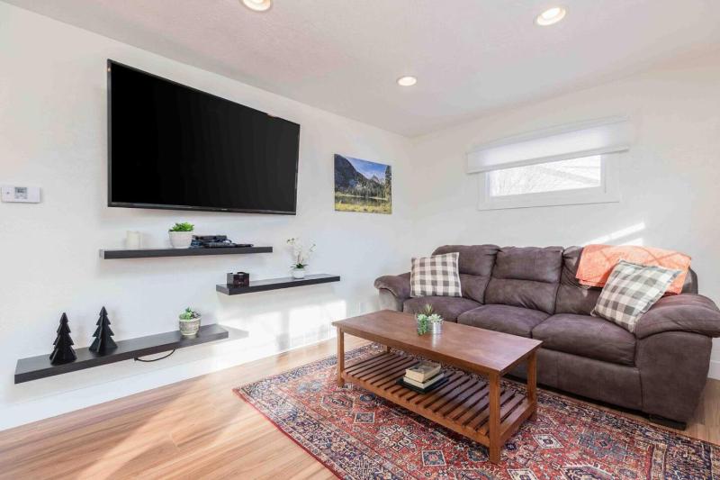 Millcreek Basecamp - Pet friendly and Convenient - image 10