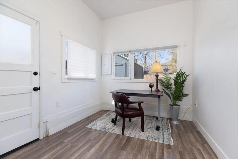 Cottage on Main - Only Minutes to Downtown SLC - image 9