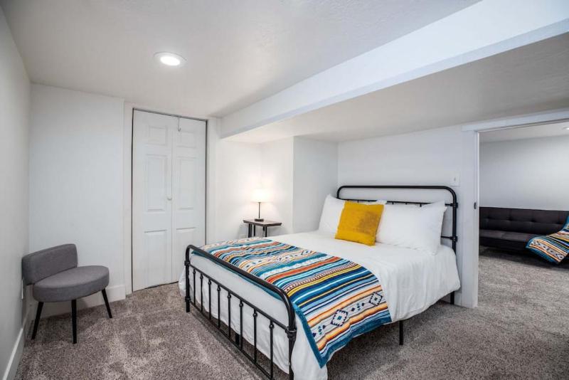 Cottage on Main - Only Minutes to Downtown SLC - image 10