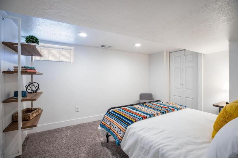 Cottage on Main - Only Minutes to Downtown SLC - image 24