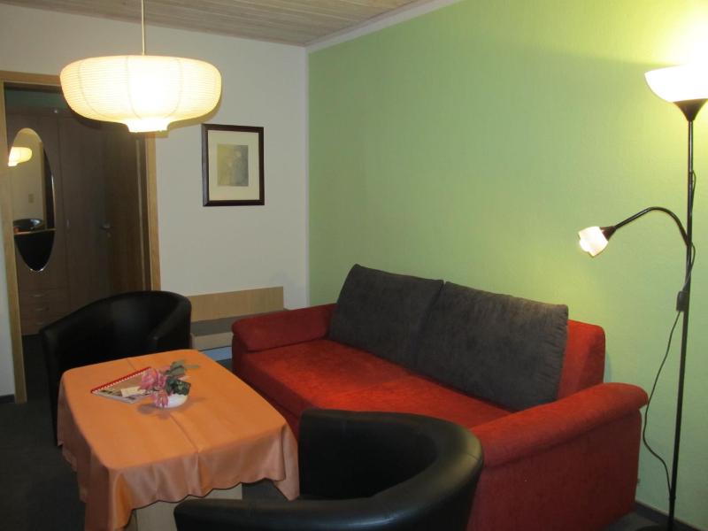 Small Family Room (5 Adults) image 2