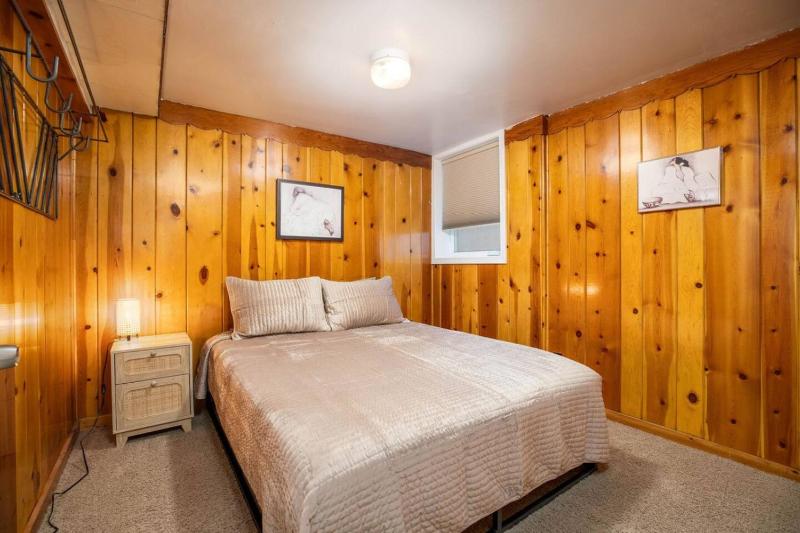 Sugar House Basecamp - 30 Minutes to Ski Resorts - image 34