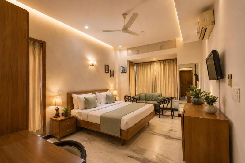 Hotel Heaven Silk 108 Near Galleria Market & Phase I Metro - image 8