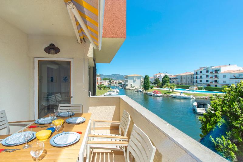 WELCS APARTAMENTO 399 EMP con piscina comunitaria - image 1