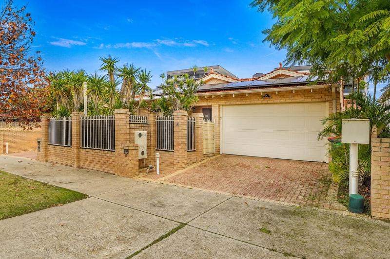 Walk to Vic Park Café Strip 3BR Close To CBD - image 13