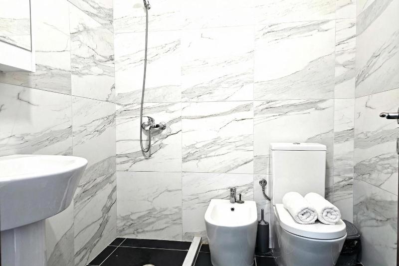 One Bedroom Apartment In Saranda - 001 - Happy Rentals - image 15