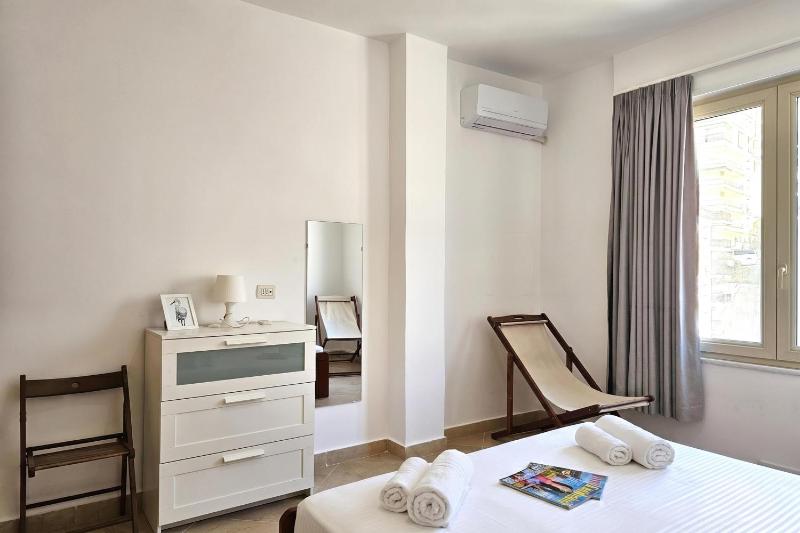 Holiday Apartment With Sea View - 180 - Happy Rentals - image 11