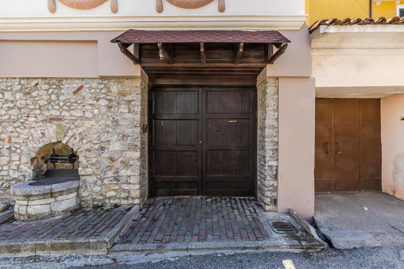 GG House Historic Duplex in Gjuhadol - image 4