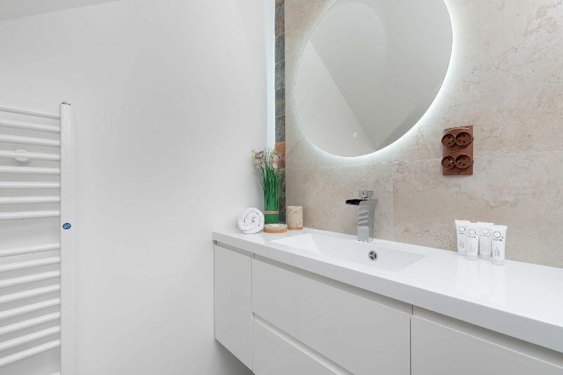 Przytulny Apartament Blisko Nadmorskich Atrakcji by Noclegi Renters - image 26