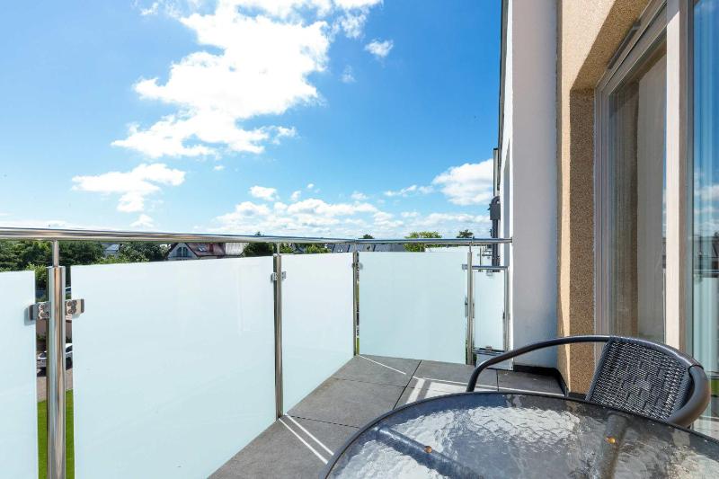 Przytulny Apartament Blisko Nadmorskich Atrakcji by Noclegi Renters - image 17